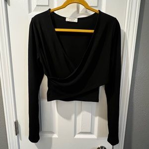 Black cris crossed crop top